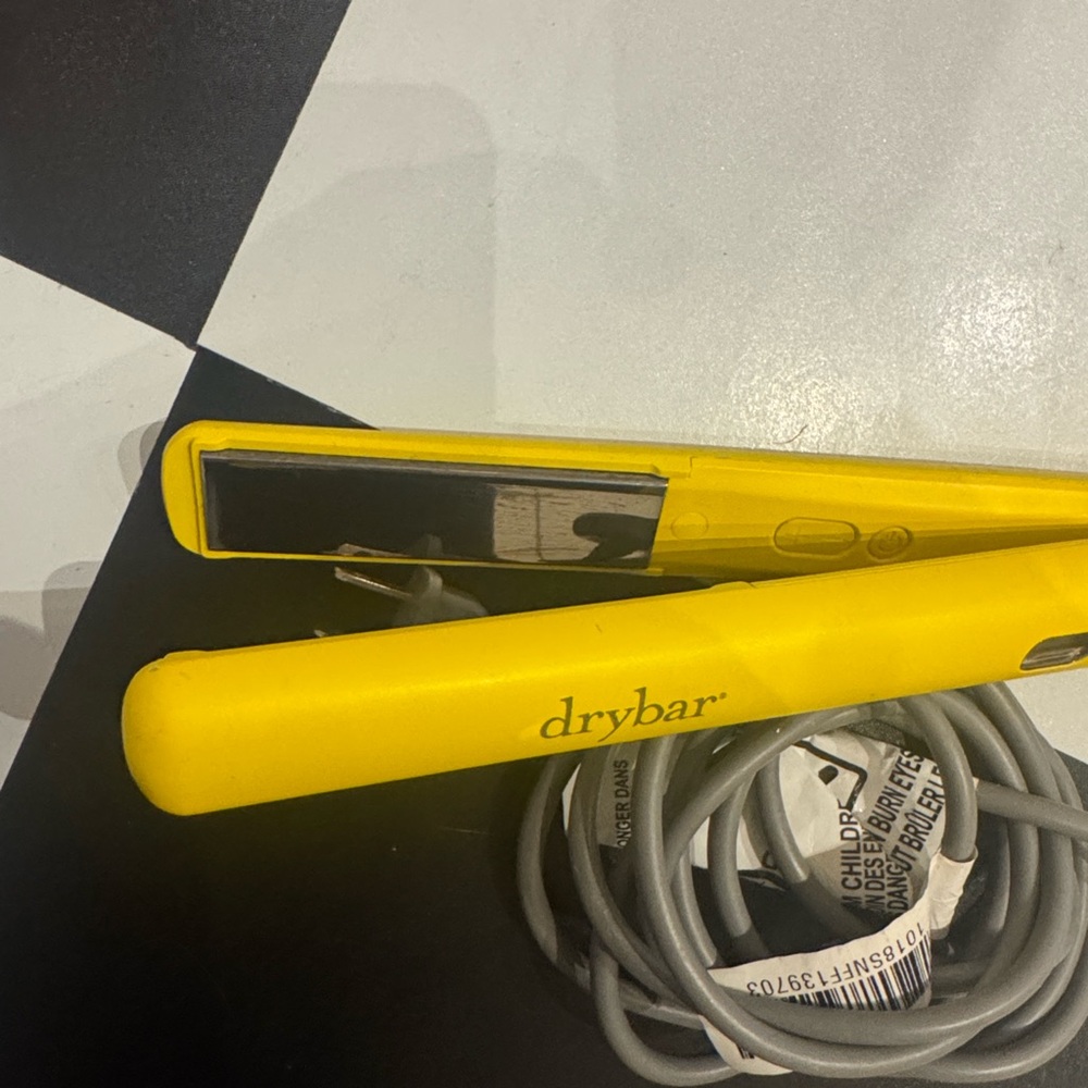Drybar “The Tress Press” Yellow 1”Flat Iron – Gently Used – Works Perfectly